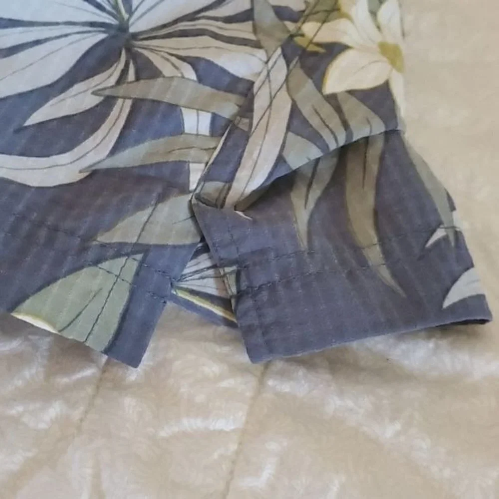 Tommy Bahama 100% Nylon Cinched Closure Pocketed Sz. M Board Shorts Swim Trunks‎